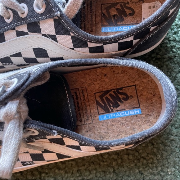 Checked vans - Picture 3 of 5